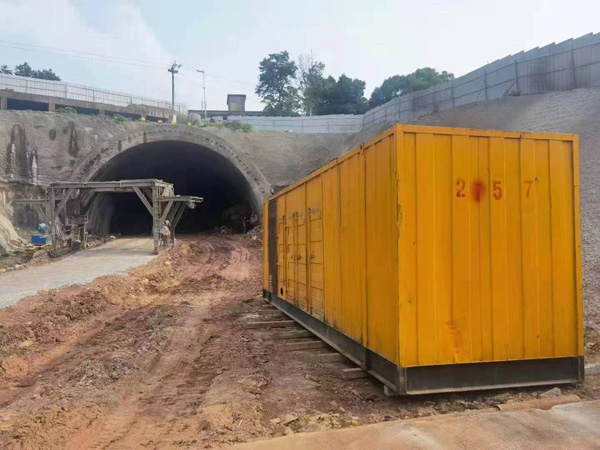 丰都发电机出租自启装置的工作原理是什么？