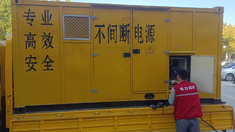 丰都柴油发电机组和UPS电源配合使用时，如何避免切换过程中的电力中断？